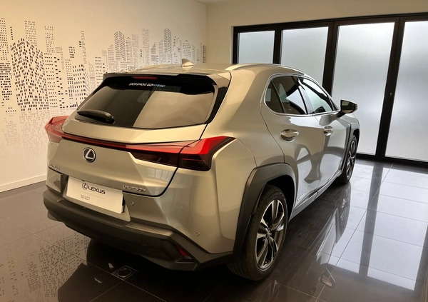 Lexus UX cena 139900 przebieg: 51000, rok produkcji 2021 z Płońsk małe 29